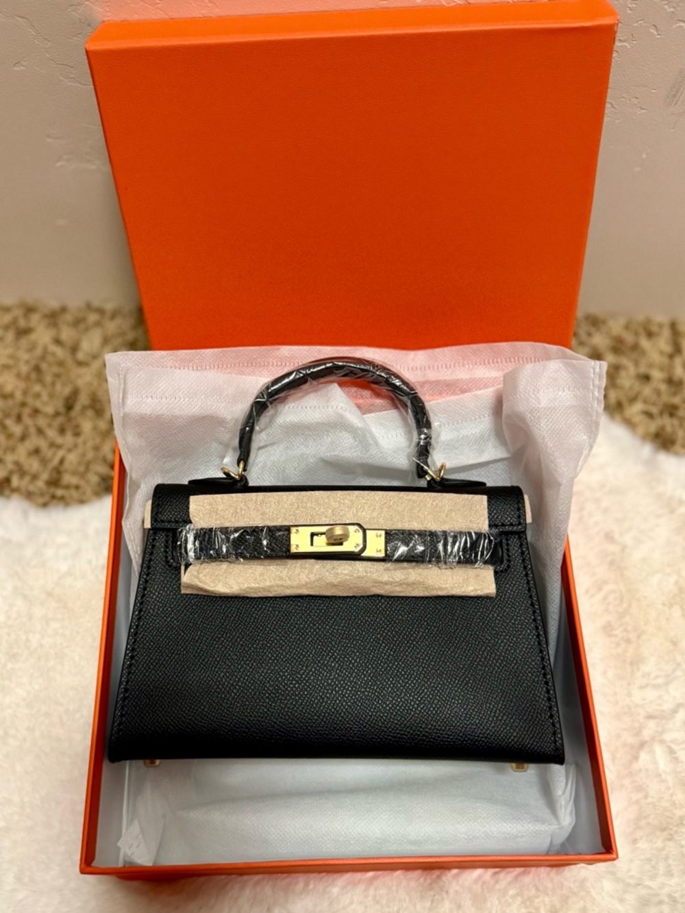Elegant Top Grain Leather Bag - Classic Black - Gold Hardware 19 cm
